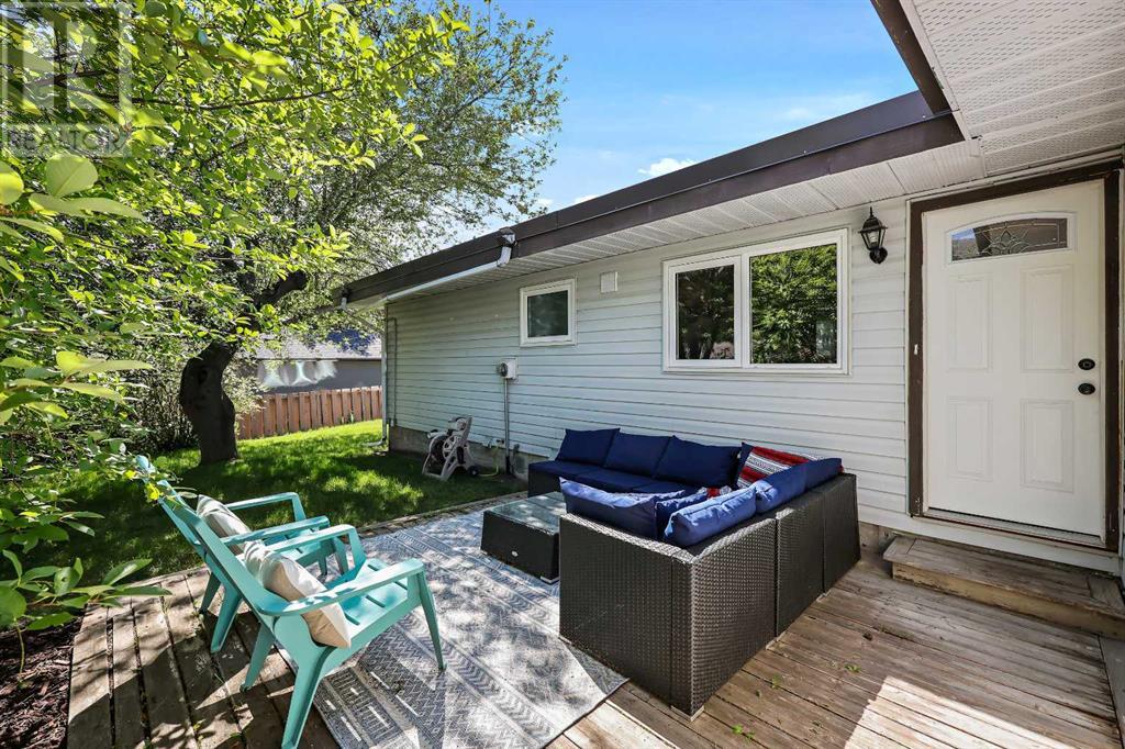 Single Family House Bungalow for Sale in  Dalrymple Crescent NW Dalhousie Calgary 