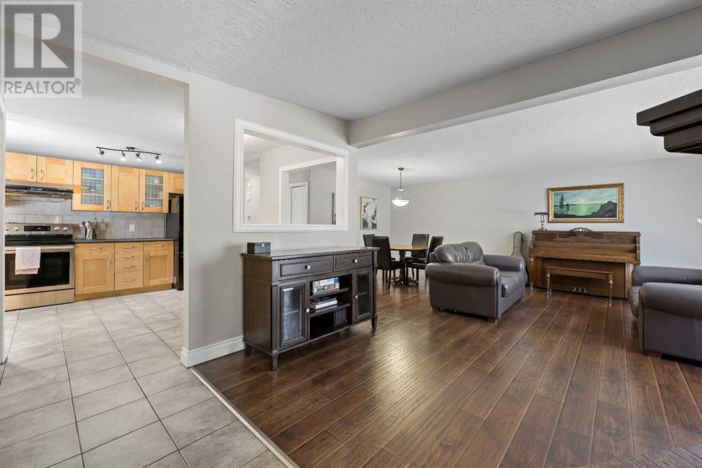 Single Family House Bungalow for Sale in  Dalrymple Crescent NW Dalhousie Calgary 