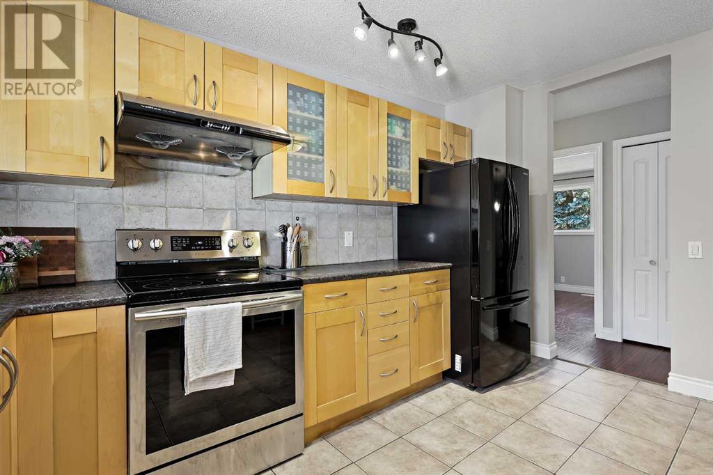 Single Family House Bungalow for Sale in  Dalrymple Crescent NW Dalhousie Calgary 