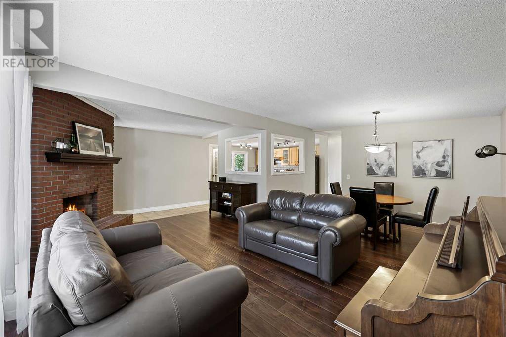 Single Family House Bungalow for Sale in  Dalrymple Crescent NW Dalhousie Calgary 