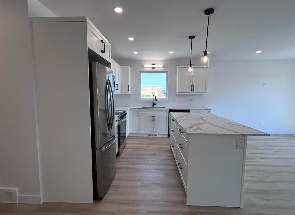 Photo 22 of 31 Parkside Crescent, Mitchell MB