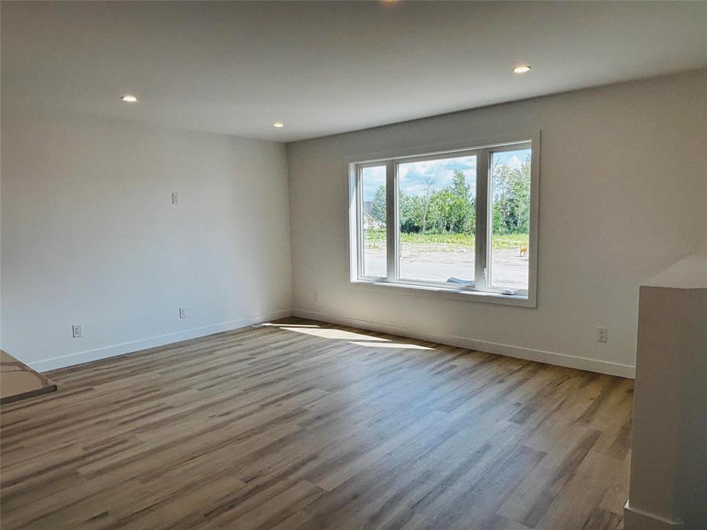 Photo 14 of 31 Parkside Crescent, Mitchell MB