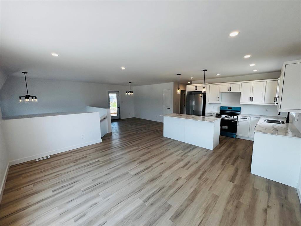 Photo 9 of 31 Parkside Crescent, Mitchell MB