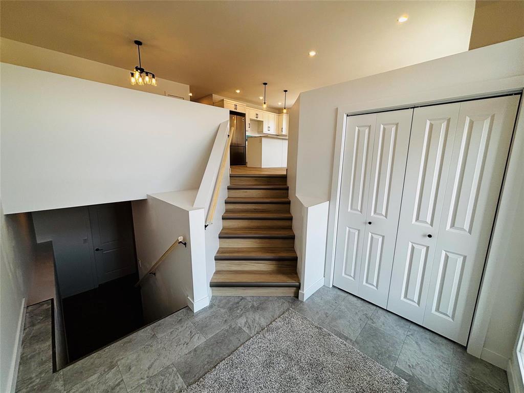 Photo 5 of 31 Parkside Crescent, Mitchell MB