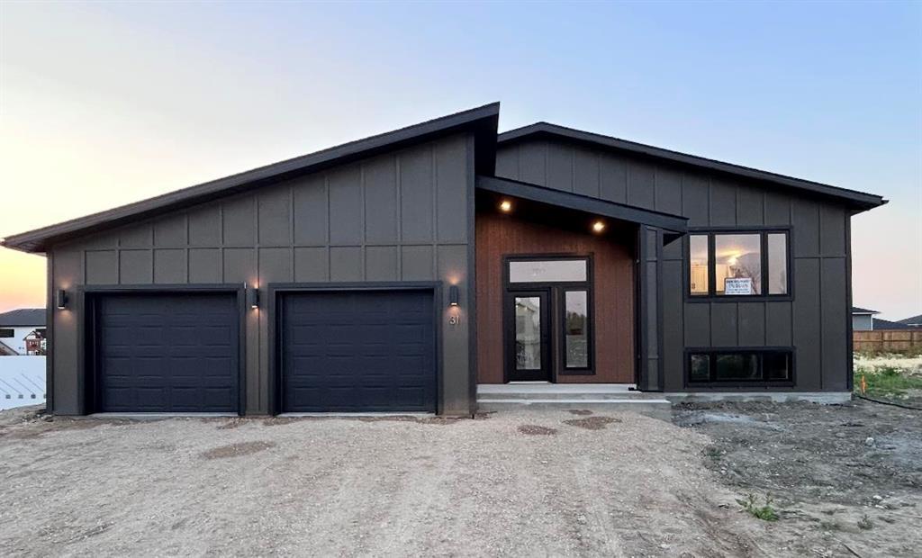 Photo 2 of 31 Parkside Crescent, Mitchell MB