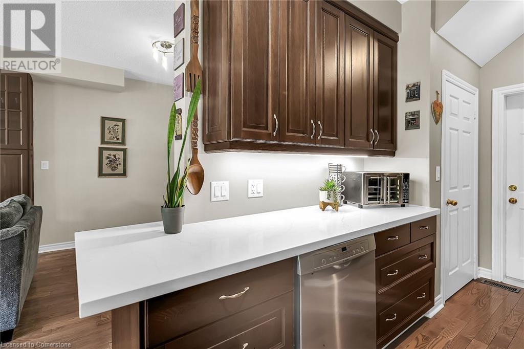 Photo 34 of 300 Ravineview Way Unit 41, Oakville ON