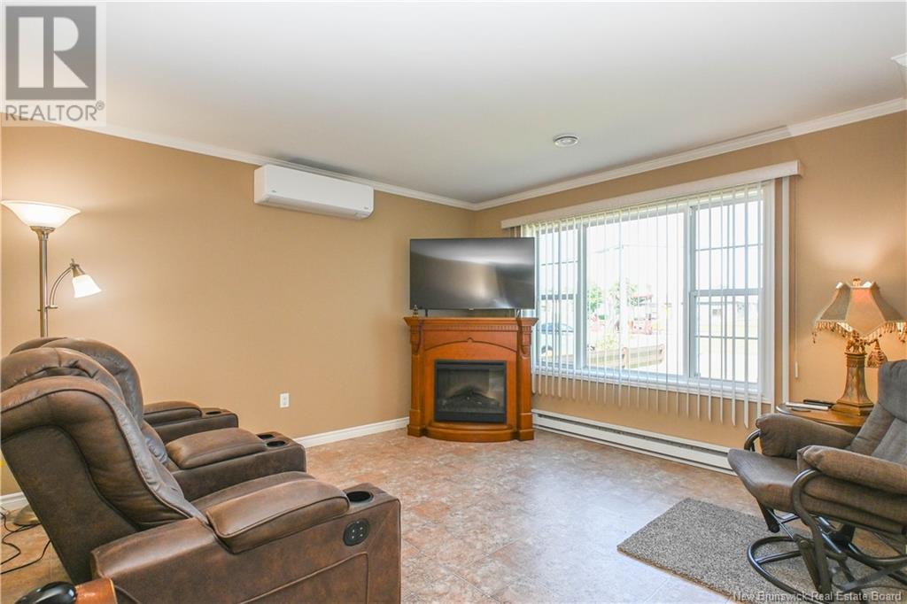 Photo 11 of 158 3 E Rue Street, Shippagan NB