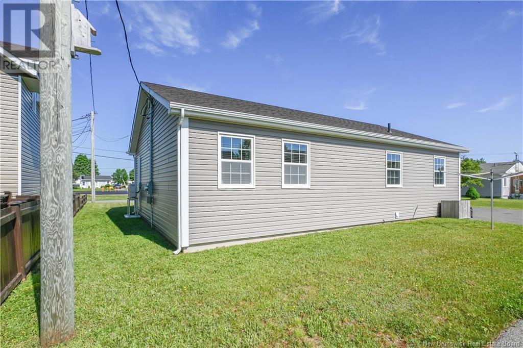 Photo 4 of 158 3 E Rue Street, Shippagan NB