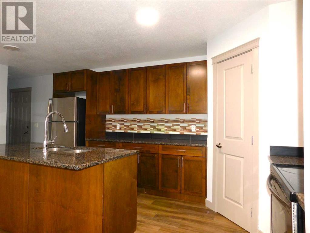 Photo 7 of 7017 50 Avenue, Camrose AB