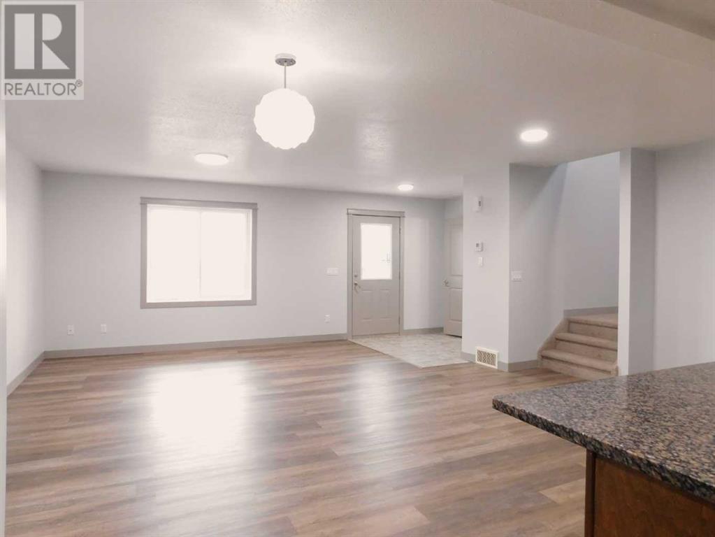 Photo 4 of 7017 50 Avenue, Camrose AB