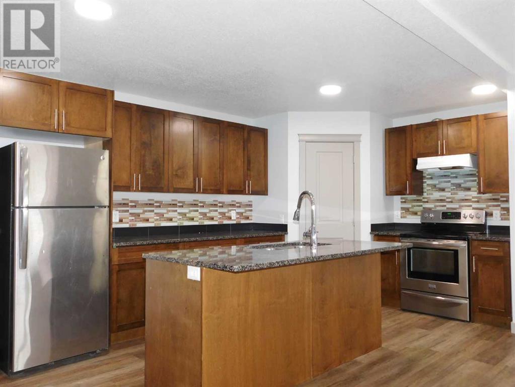 Photo 6 of 7017 50 Avenue, Camrose AB