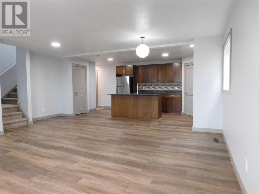 Photo 5 of 7017 50 Avenue, Camrose AB