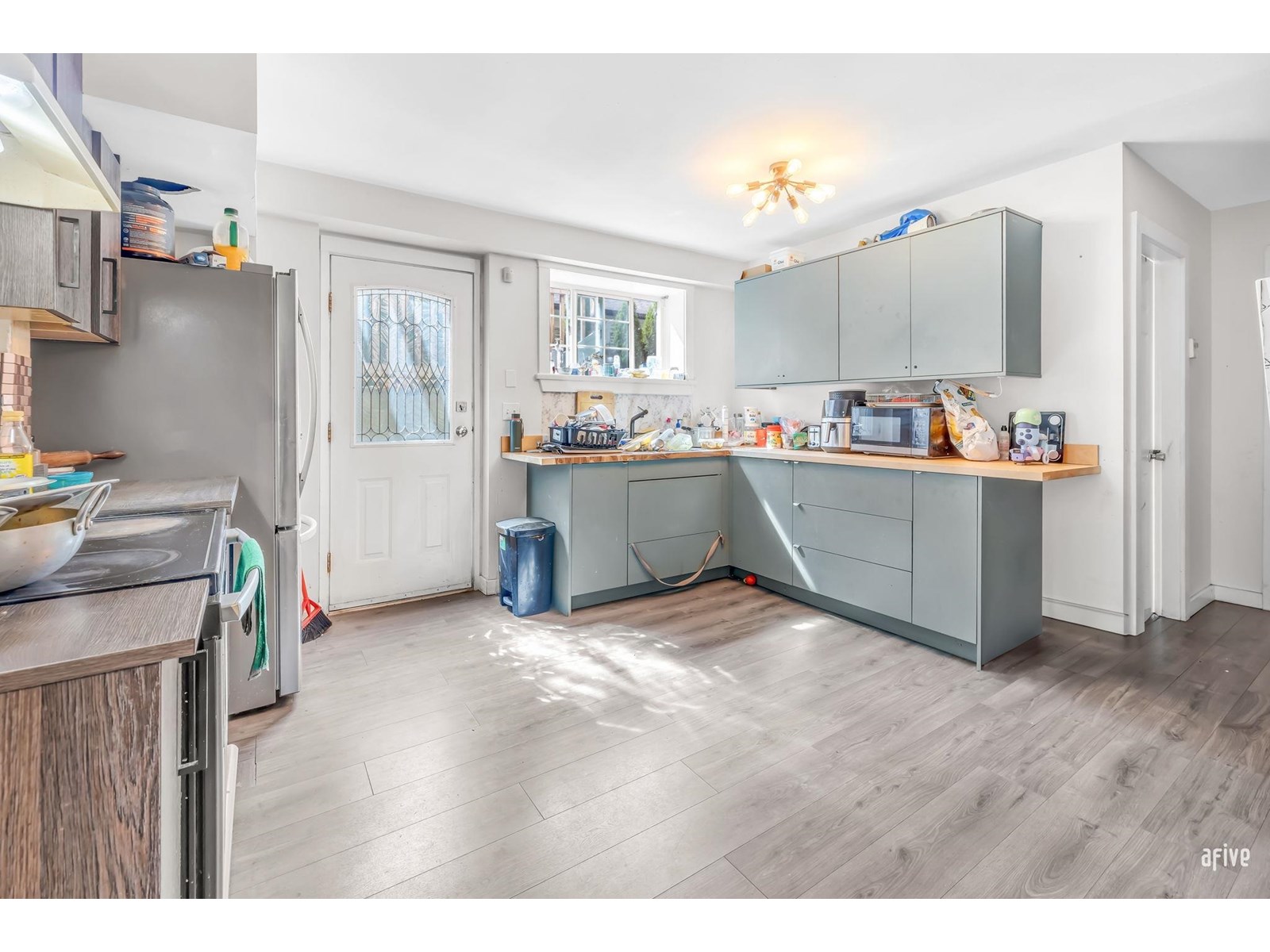 Photo 2 of 13596 60 Avenue, Surrey BC
