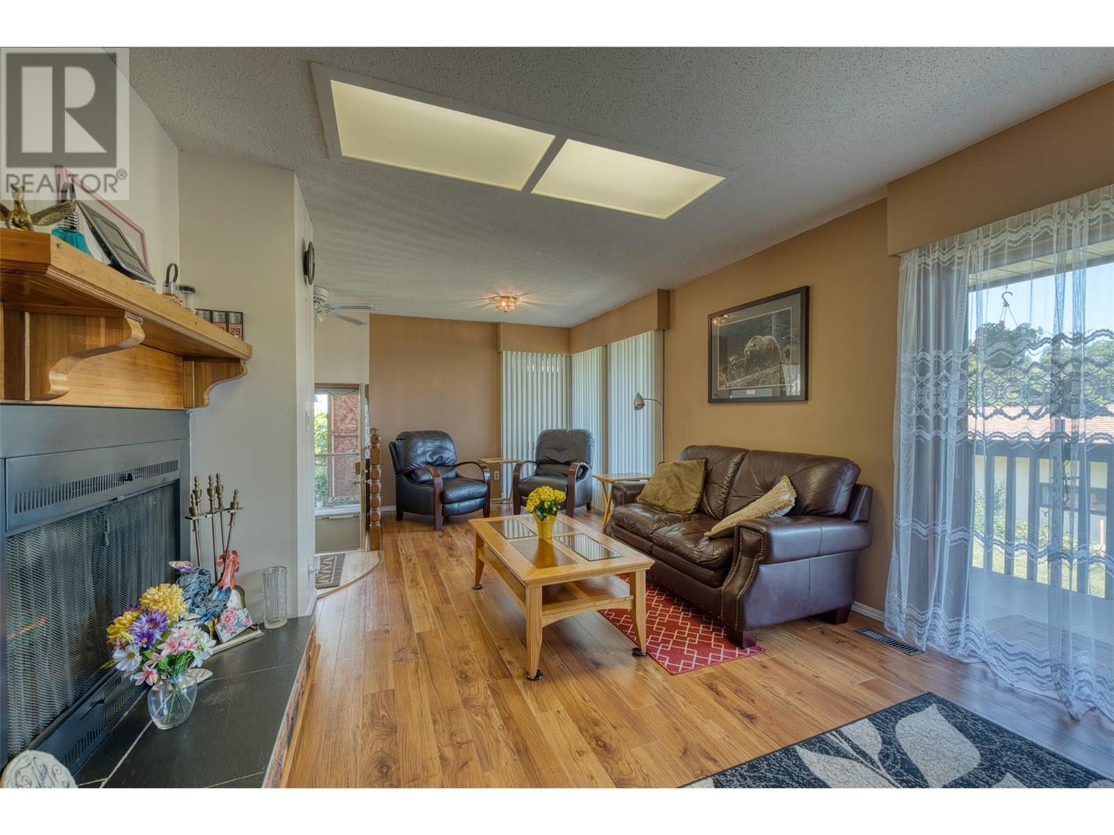 Photo 10 of 813 Cliff Avenue, Enderby BC