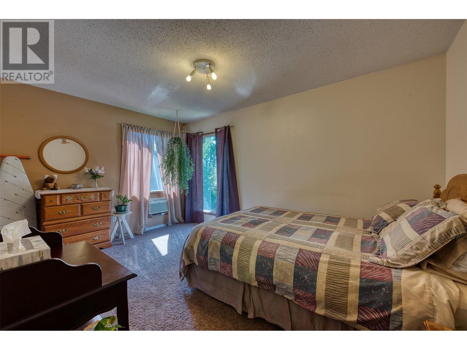 Photo 12 of 813 Cliff Avenue, Enderby BC