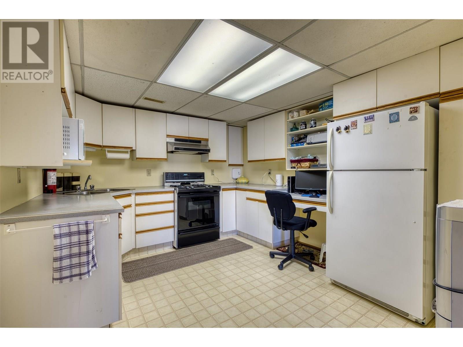 Photo 17 of 813 Cliff Avenue, Enderby BC