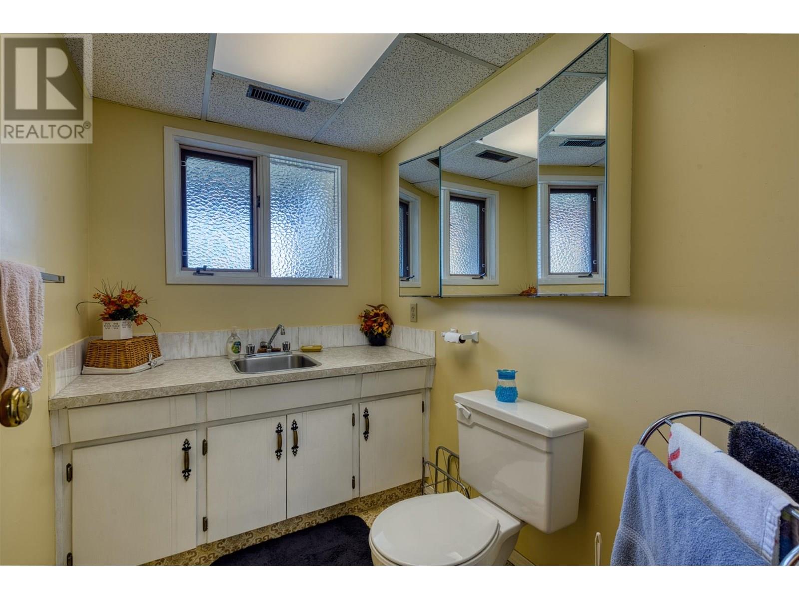 Photo 19 of 813 Cliff Avenue, Enderby BC