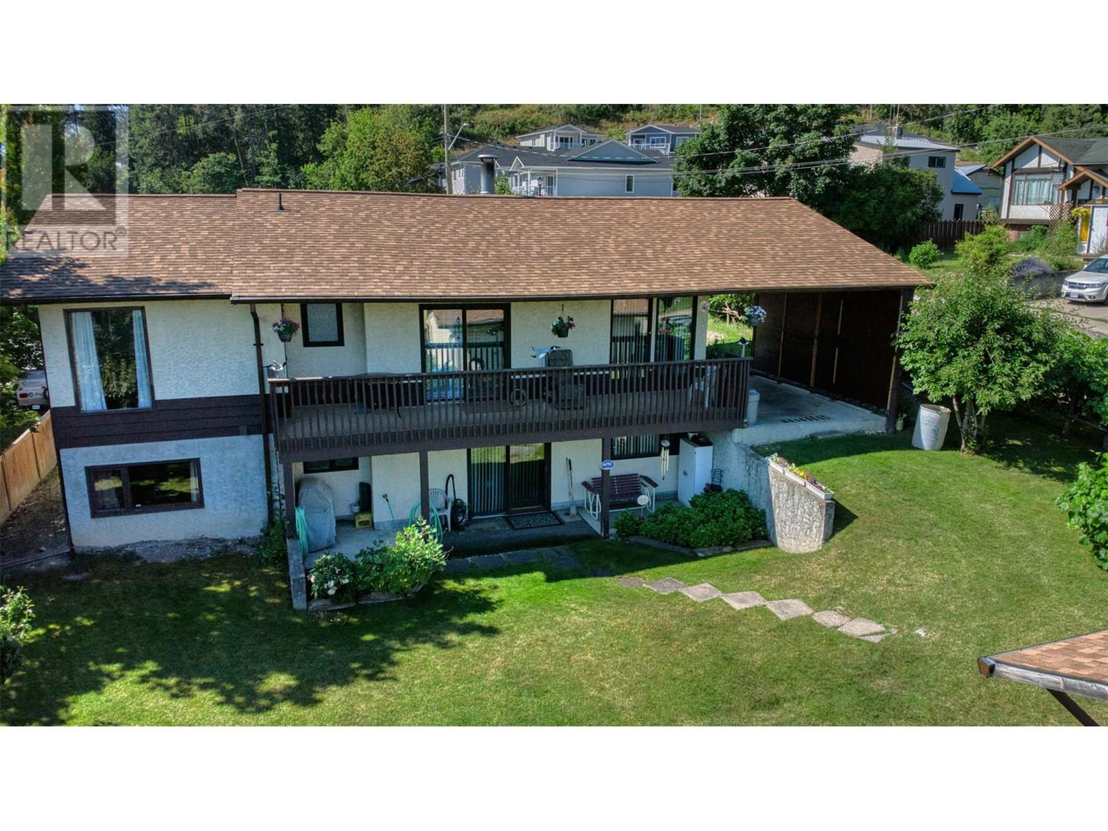 Photo 4 of 813 Cliff Avenue, Enderby BC