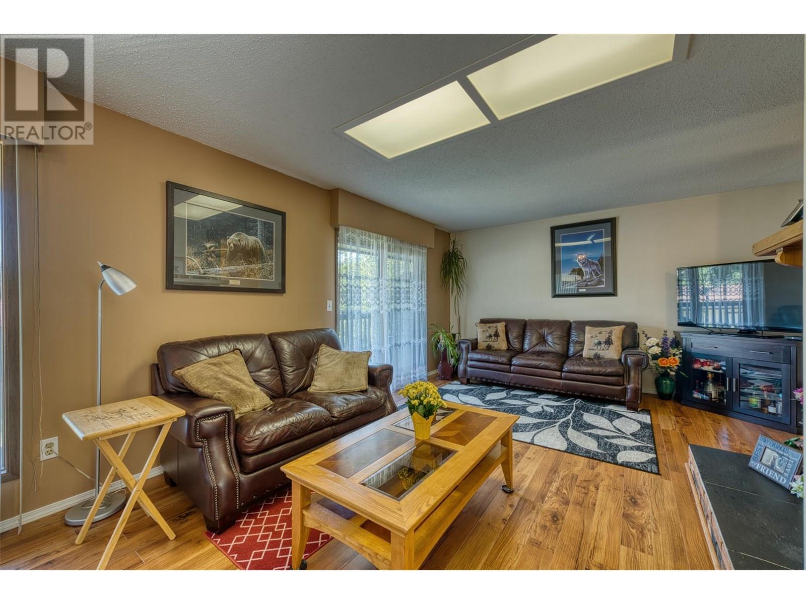 Photo 9 of 813 Cliff Avenue, Enderby BC