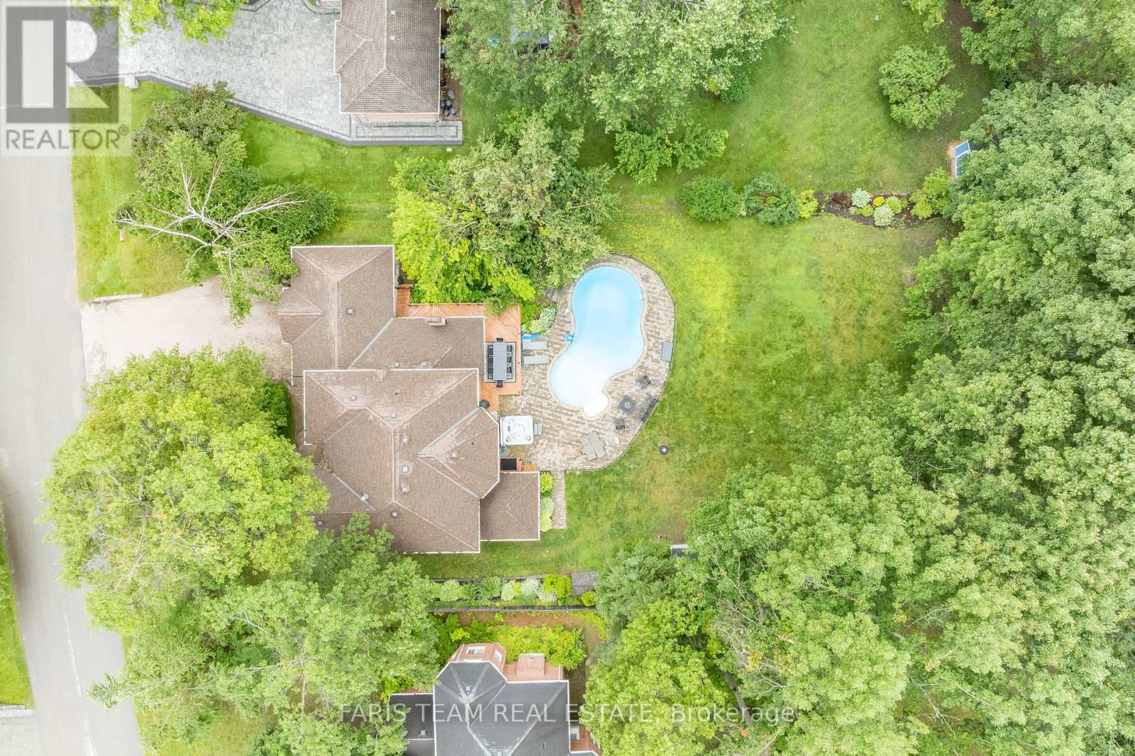Photo 36 of 6 Alana Drive, Springwater ON
