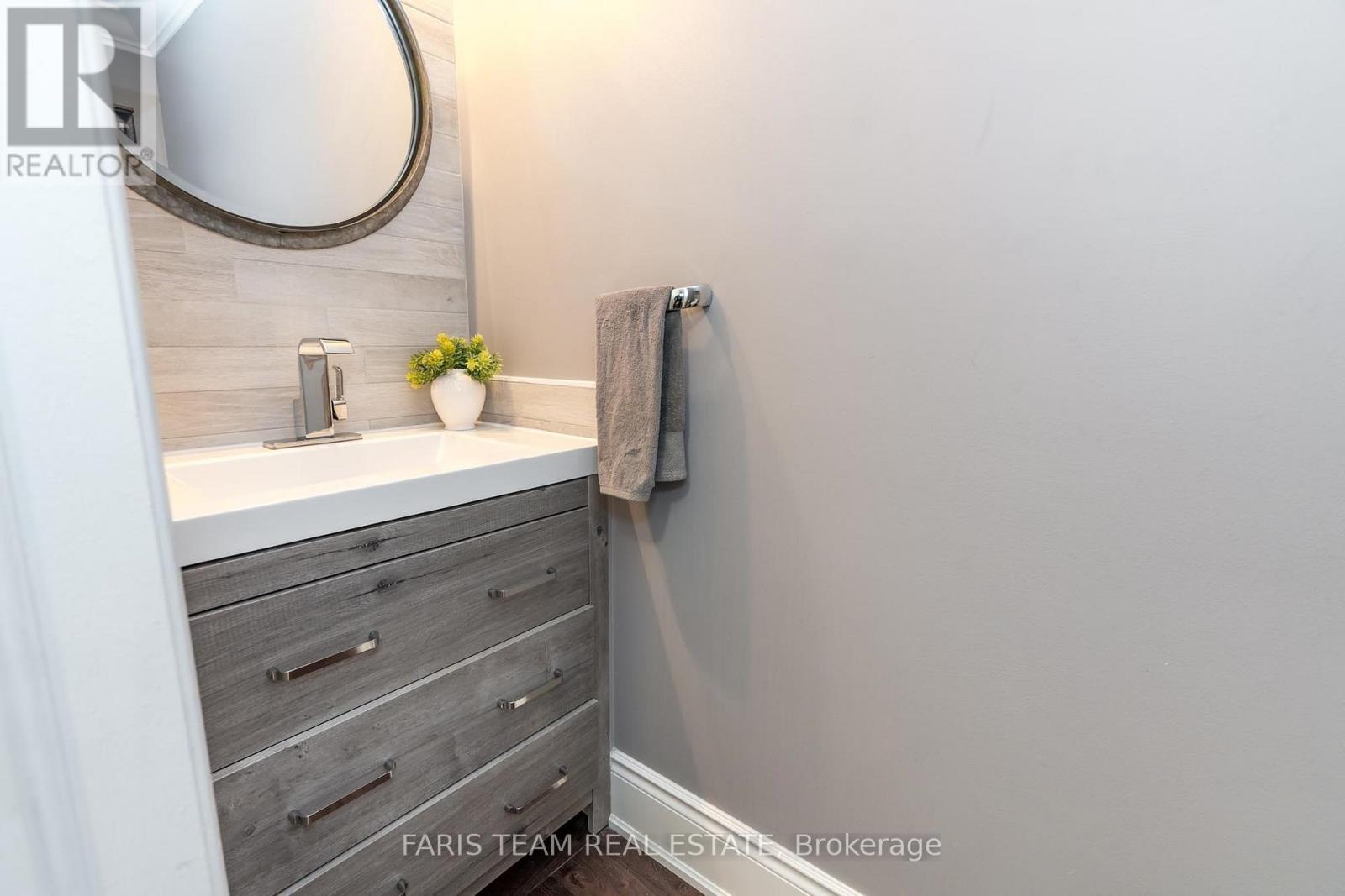 Photo 23 of 6 Alana Drive, Springwater ON
