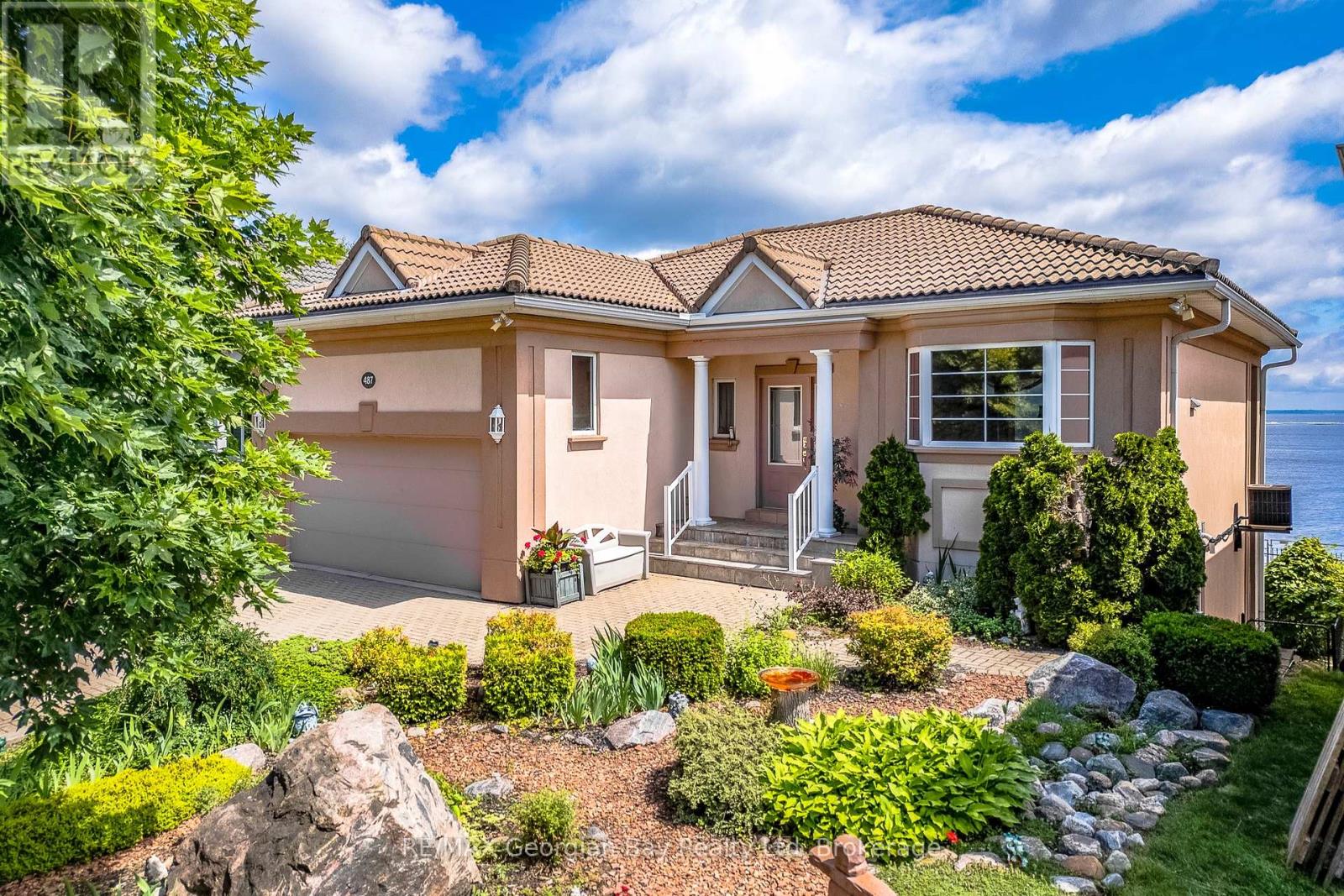 Photo 1 of 487 Aberdeen Boulevard, Midland ON
