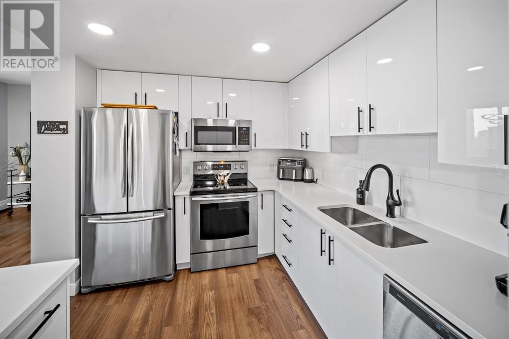 Single Family House for Sale in    Avenue SW Downtown West End Calgary 