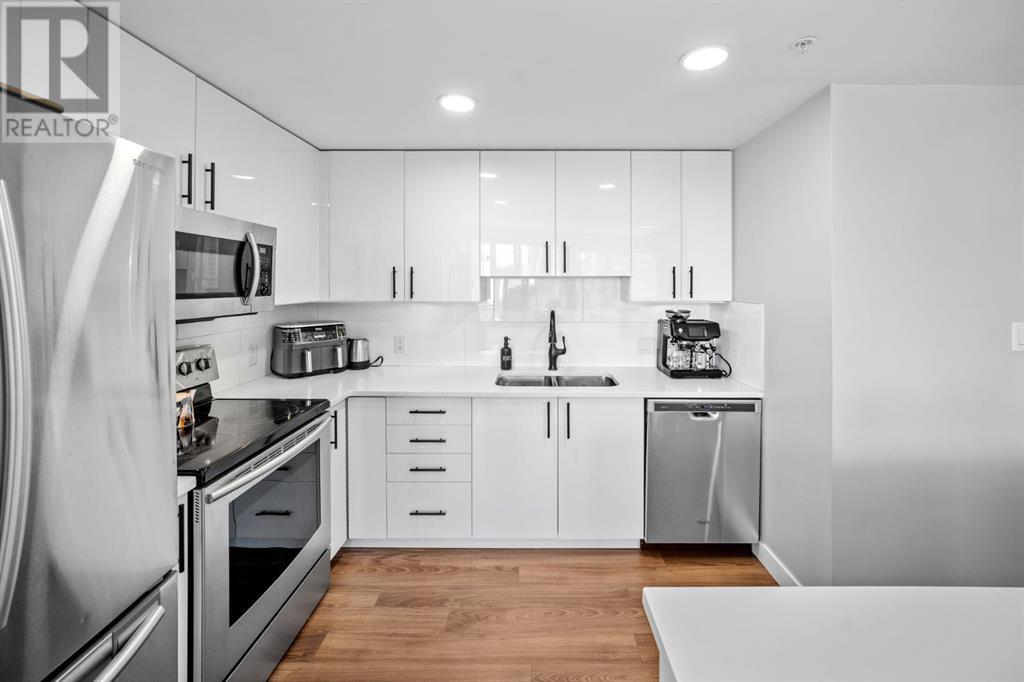 Single Family House for Sale in    Avenue SW Downtown West End Calgary 