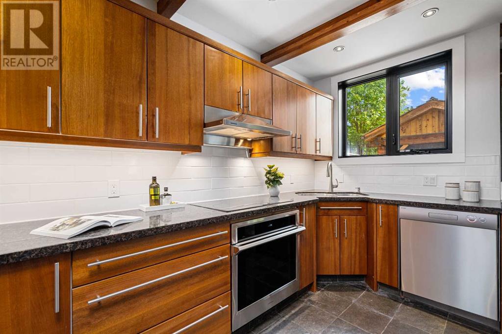 Single Family House for Sale in   Avenue SW Windsor Park Calgary 