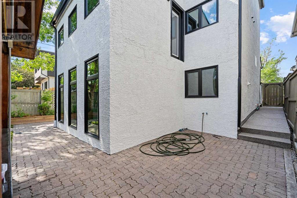 Single Family House for Sale in   Avenue SW Windsor Park Calgary 