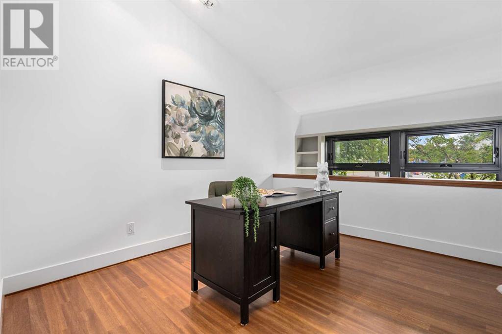 Single Family House for Sale in   Avenue SW Windsor Park Calgary 