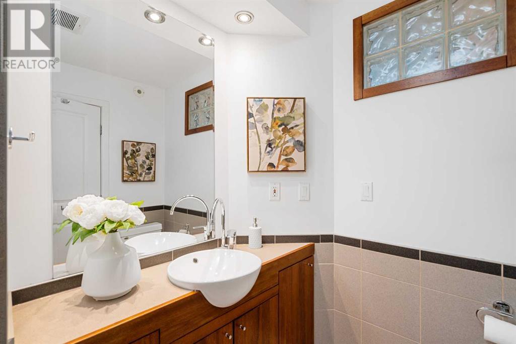 Single Family House for Sale in   Avenue SW Windsor Park Calgary 