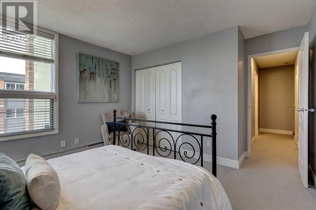 Single Family House Multi-level for Sale in    Avenue SW Beltline Calgary 