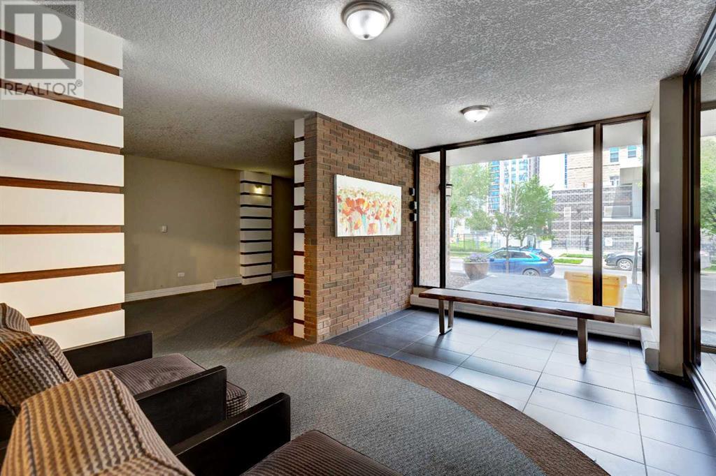 Single Family House Multi-level for Sale in    Avenue SW Beltline Calgary 