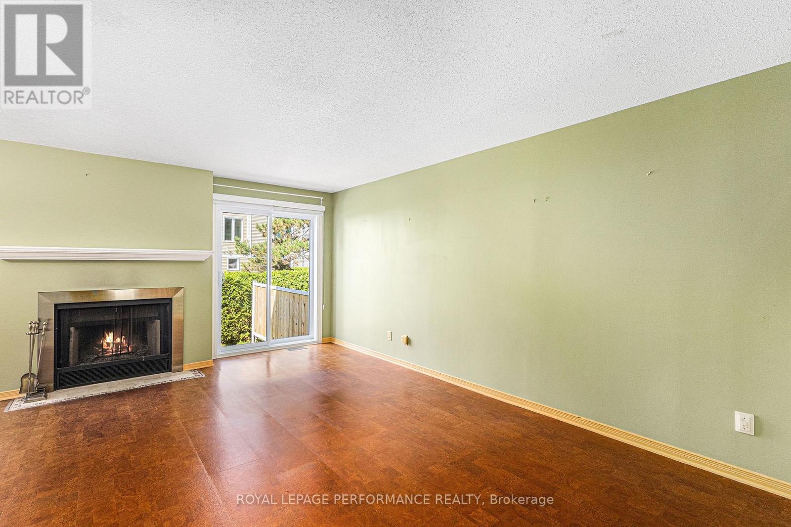 Photo 13 of 2015 Summerfields Crescent, Ottawa ON