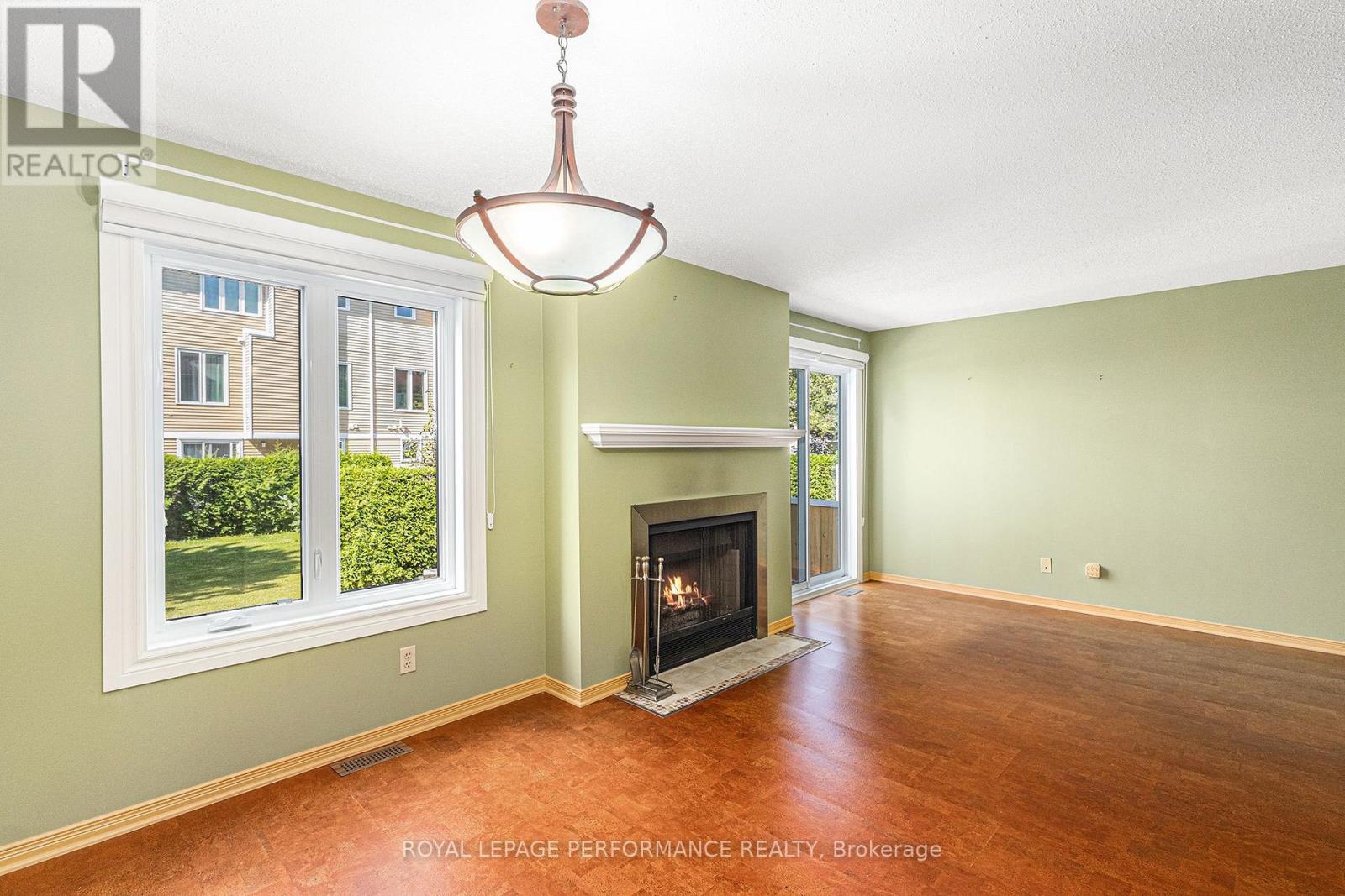 Photo 10 of 2015 Summerfields Crescent, Ottawa ON