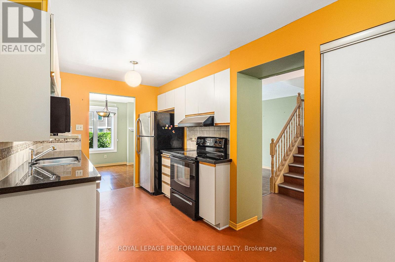 Photo 23 of 2015 Summerfields Crescent, Ottawa ON