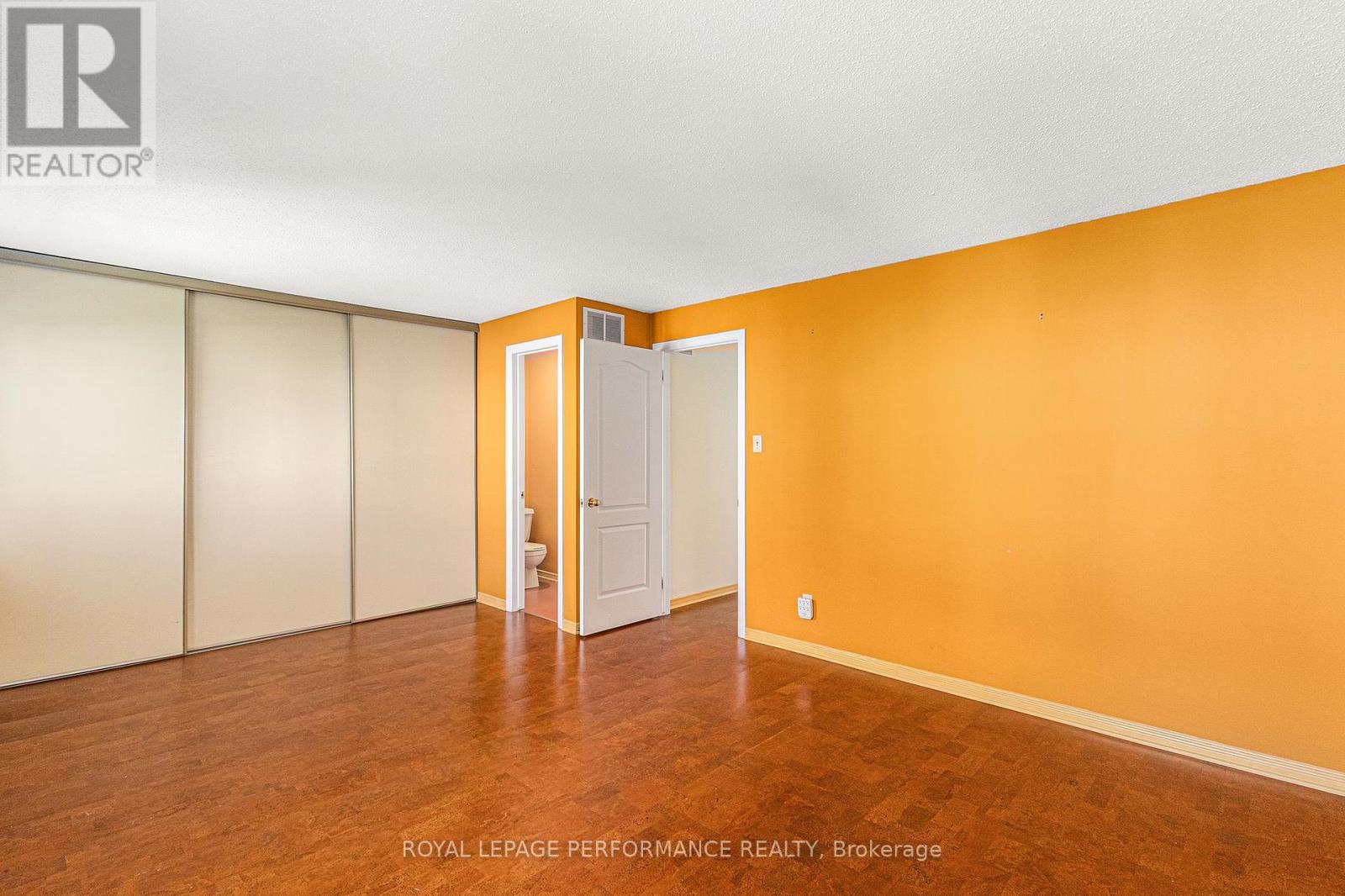 Photo 24 of 2015 Summerfields Crescent, Ottawa ON