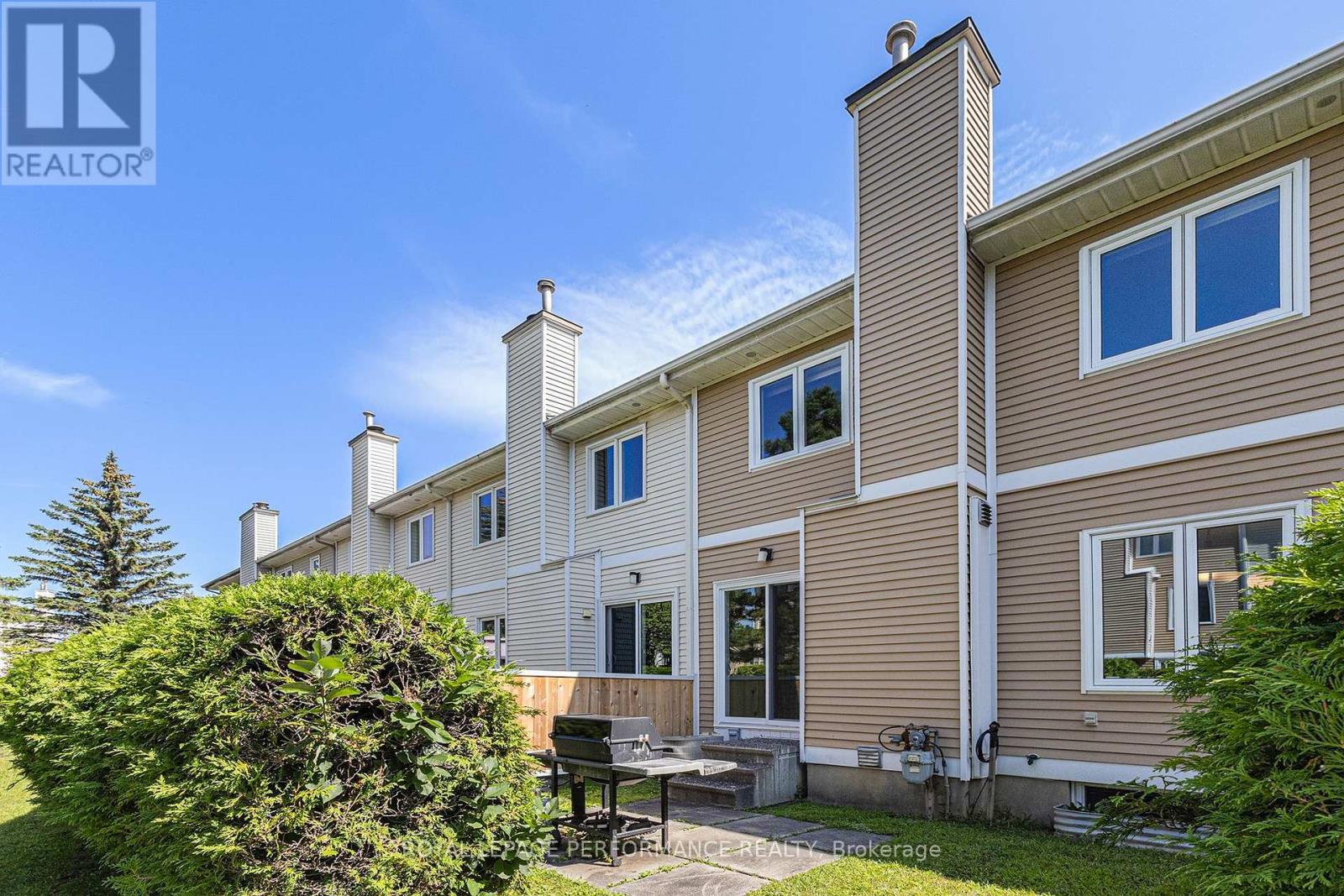 Photo 1 of 2015 Summerfields Crescent, Ottawa ON