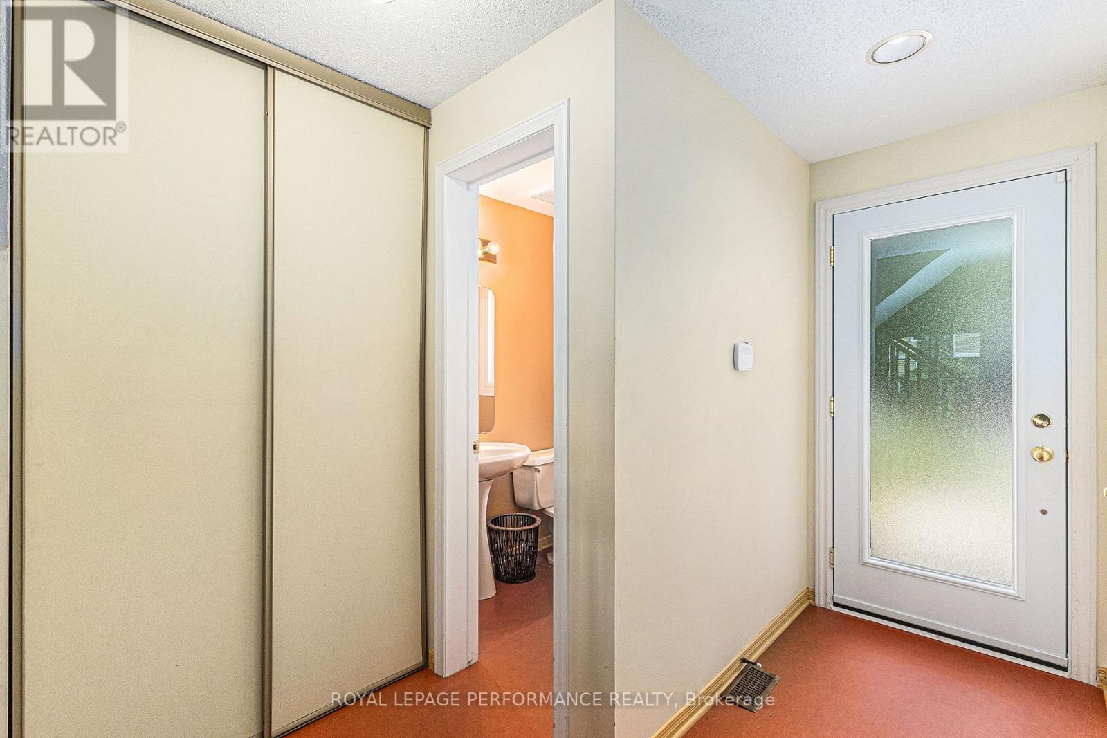 Foyer w/Powder Rm, closet & garage access