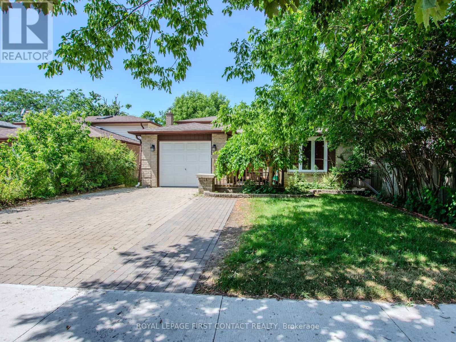 Photo 16 of 40 Doris Drive, Barrie ON