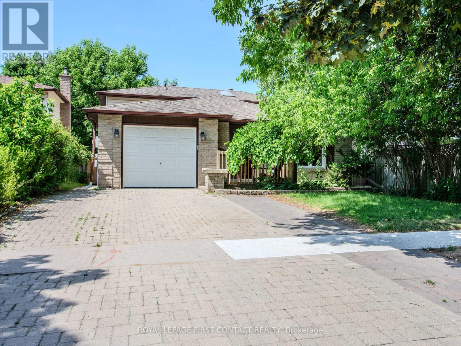 Photo 9 of 40 Doris Drive, Barrie ON