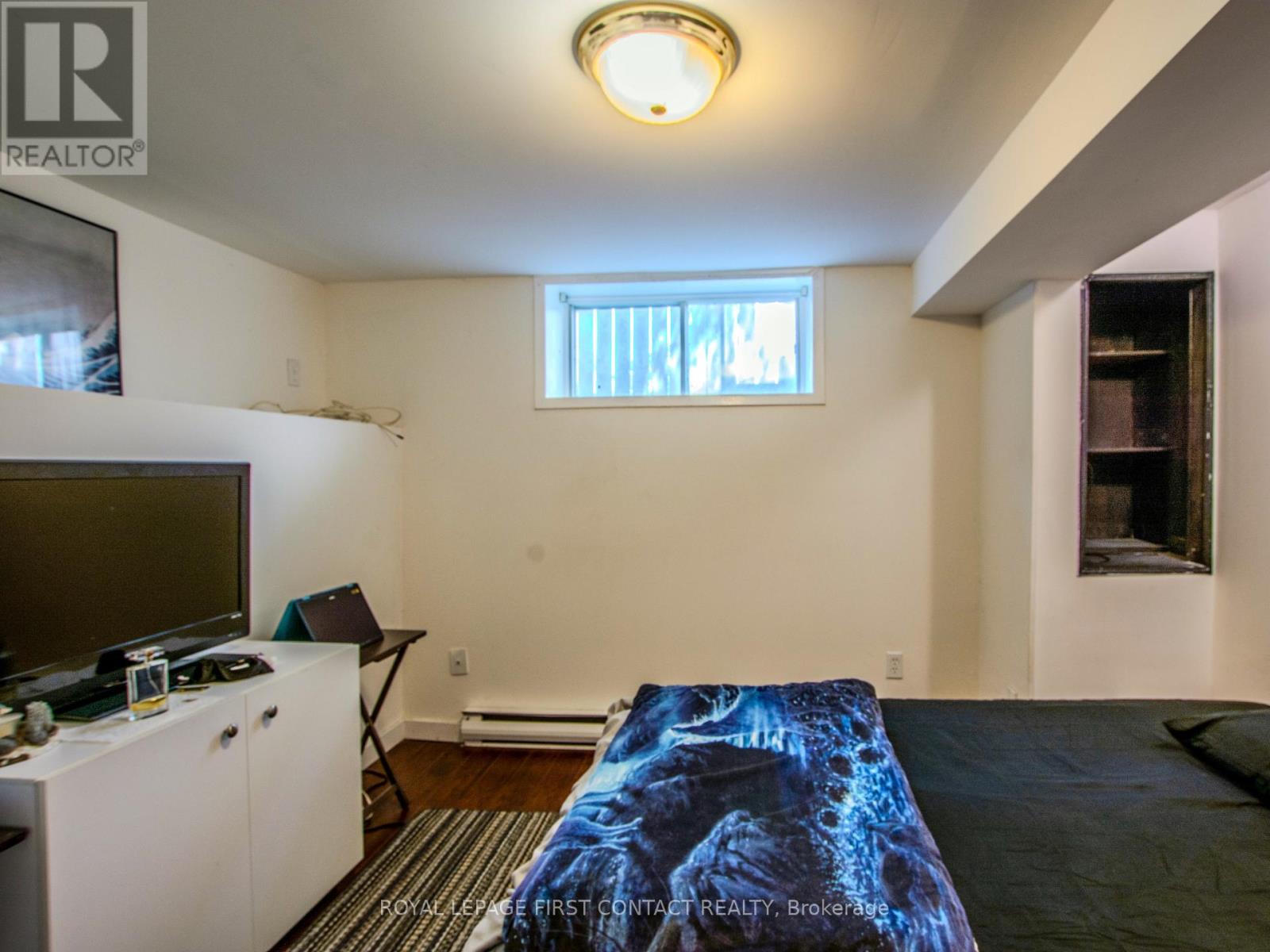 Photo 13 of 40 Doris Drive, Barrie ON