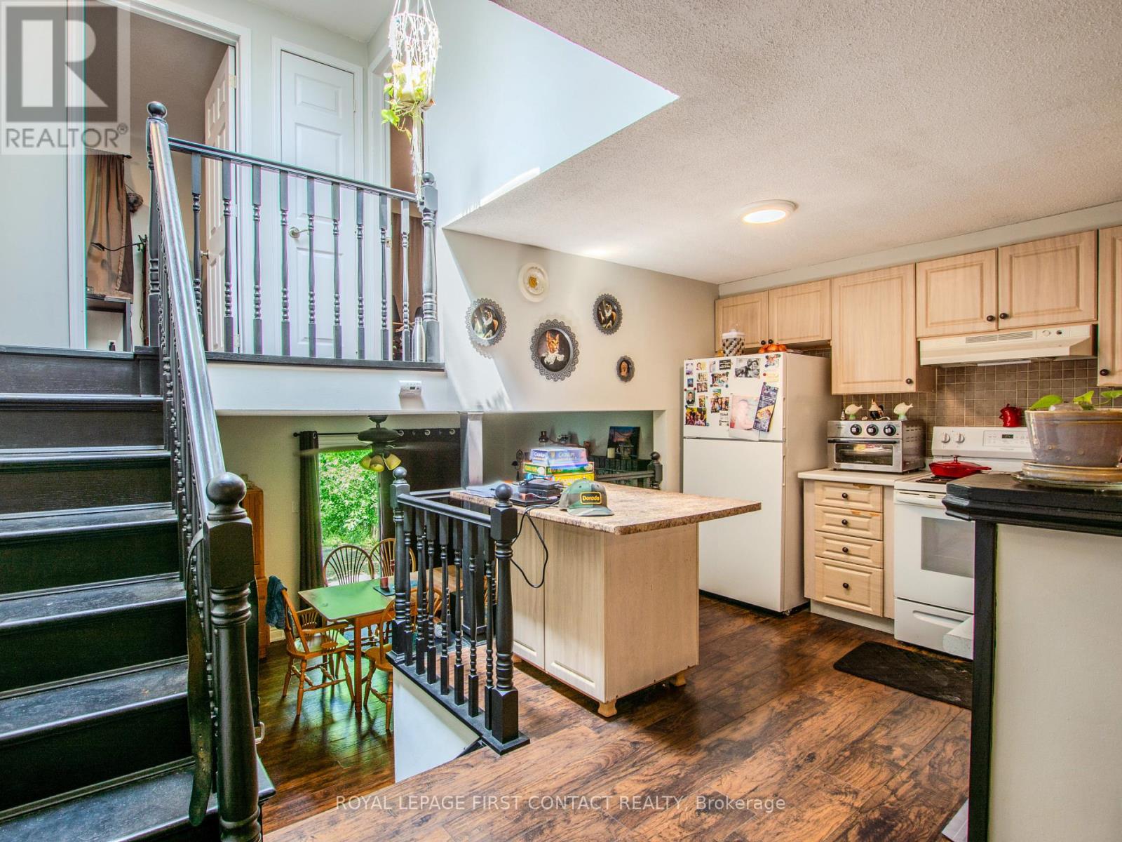 Photo 22 of 40 Doris Drive, Barrie ON