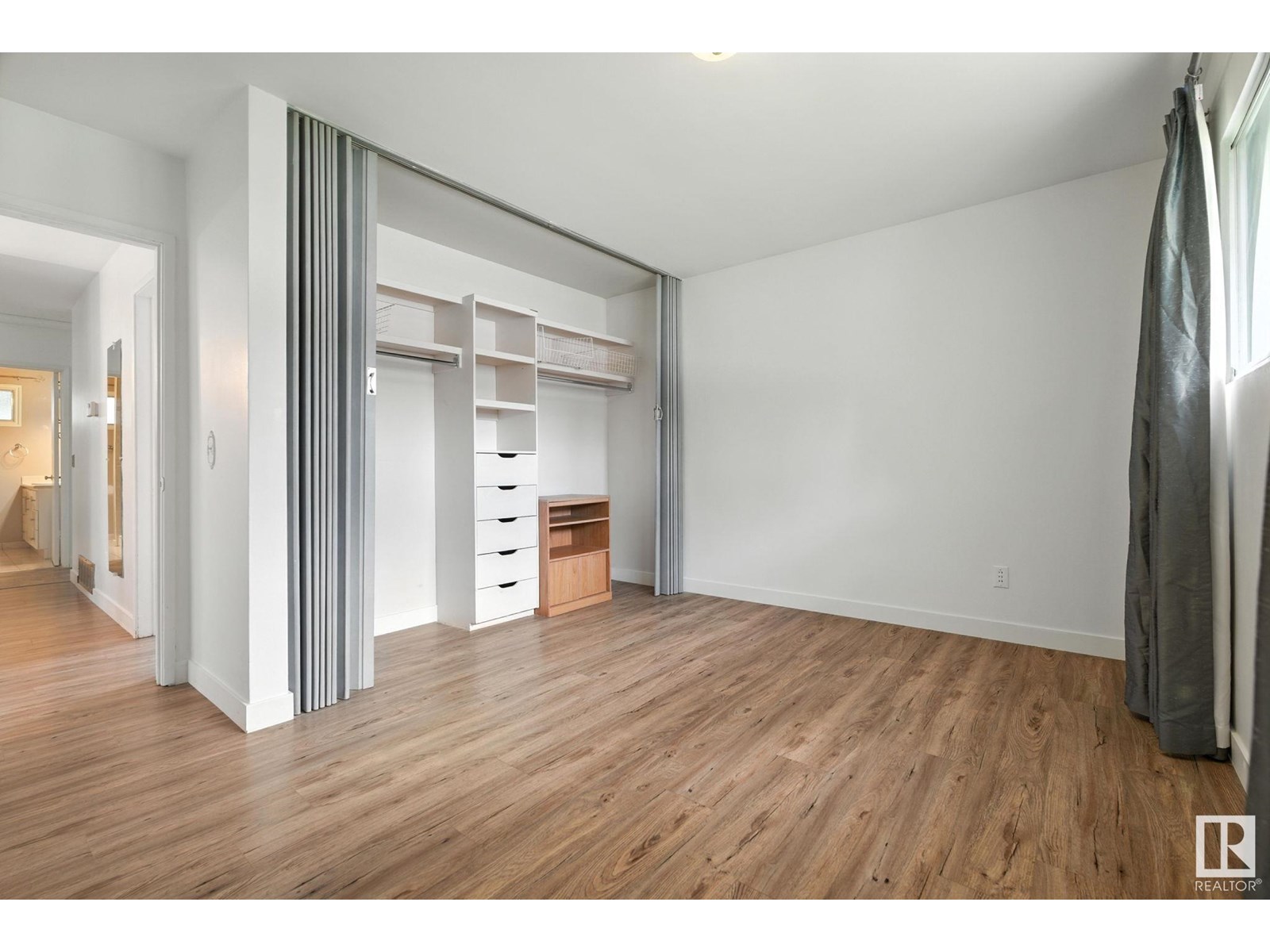 Photo 14 of 15934 94 Av Nw, Edmonton AB