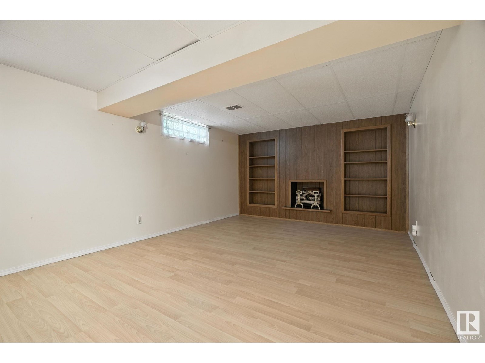 Photo 20 of 15934 94 Av Nw, Edmonton AB