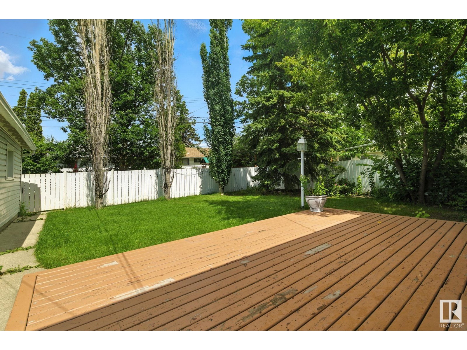 Photo 29 of 15934 94 Av Nw, Edmonton AB