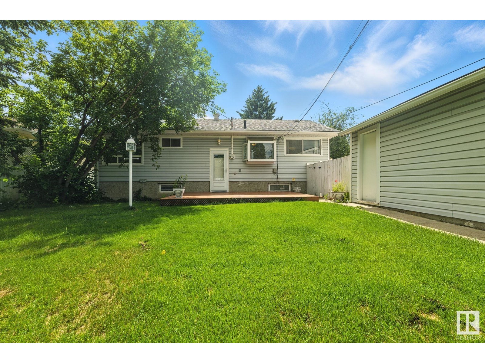 Photo 31 of 15934 94 Av Nw, Edmonton AB