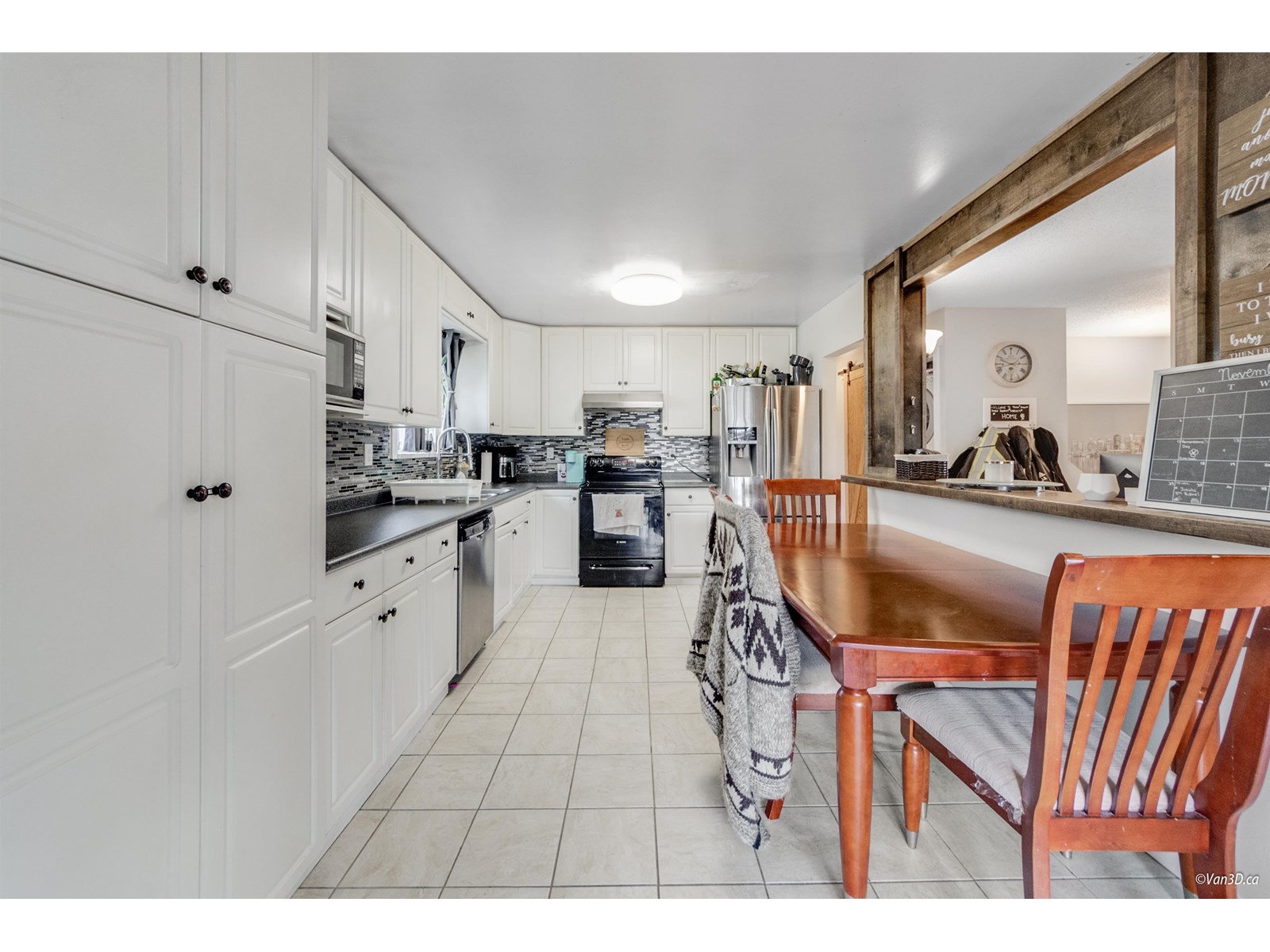 Photo 5 of 5009 208 Street, Langley BC