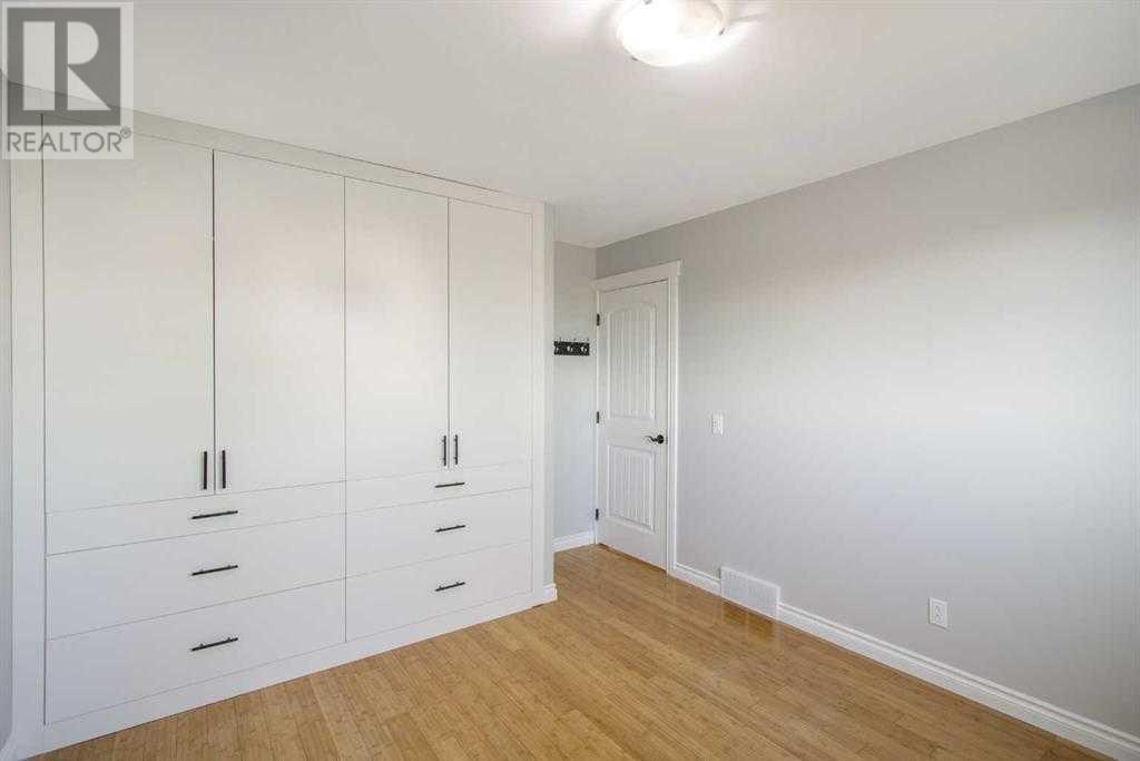 Single Family House 3 Level for Sale in   Avenue NE Whitehorn Calgary 